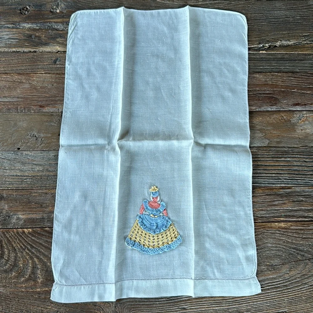 Bundle vintage hand embroidered tea towels‎ EVC